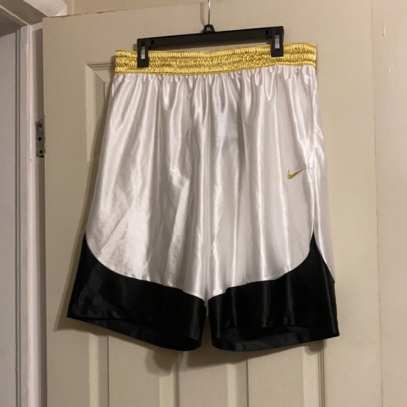 COPY - Nike Basketball shorts - Picture 3 of 6